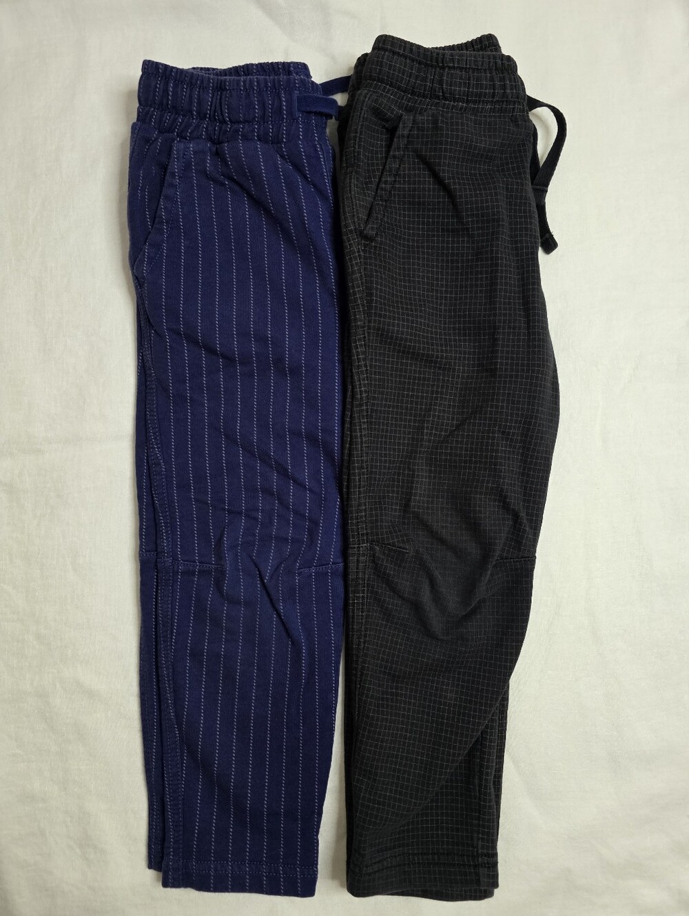 Tea Collection Printed Trek Pants – Size 4 – 2-Pair Bundle